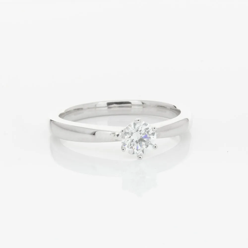 18ct White Gold .30ct Diamond Nova Ring