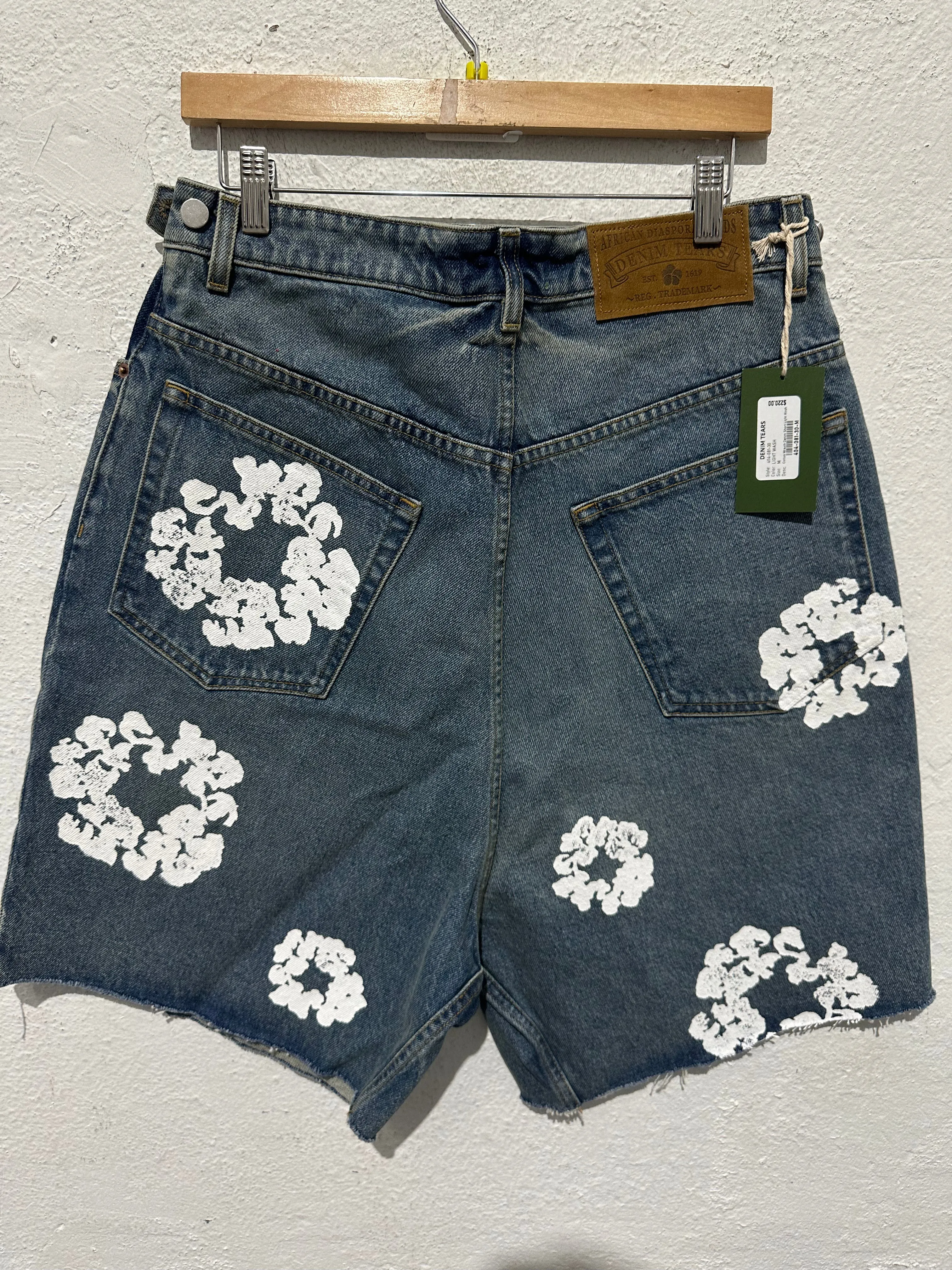 NEW Denim Tears Cotton Wreath Jean Shorts - Light Wash