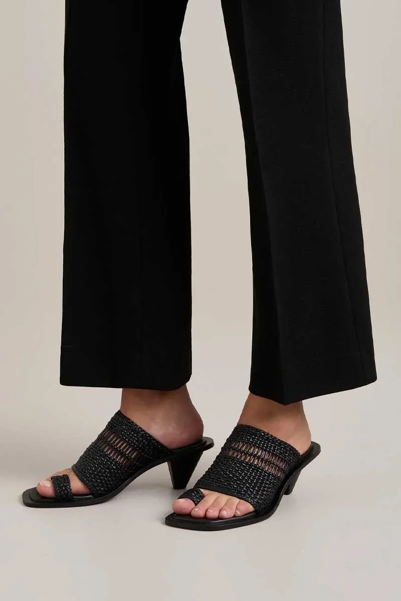 THE PENNI HEELED SANDAL-BLACK