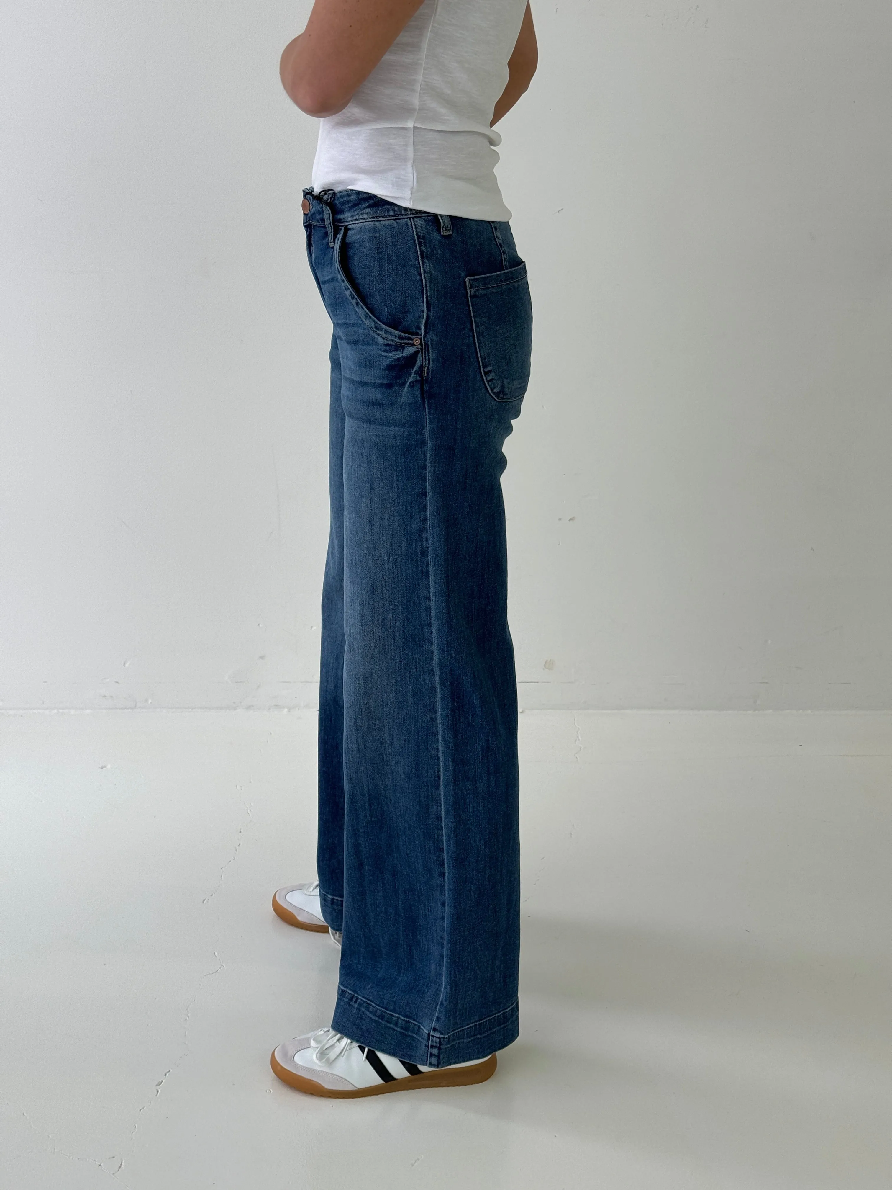 Wash Lab Daily Wide Leg Jeans in Washed Blue